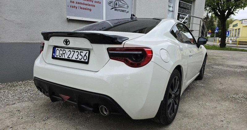 Toyota GT86 cena 75990 przebieg: 59960, rok produkcji 2017 z Ośno Lubuskie małe 211